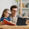 iPad 10.9 2022, iPad 11 2025 készülékhez való 3 részesen hajthat�- 7 kép