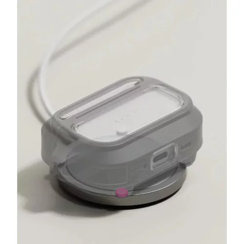 Apple AirPods Pro 3 Ringke Ux Magnetic Magsafe tok fekete/átlátszó-8800293859444 4 kép