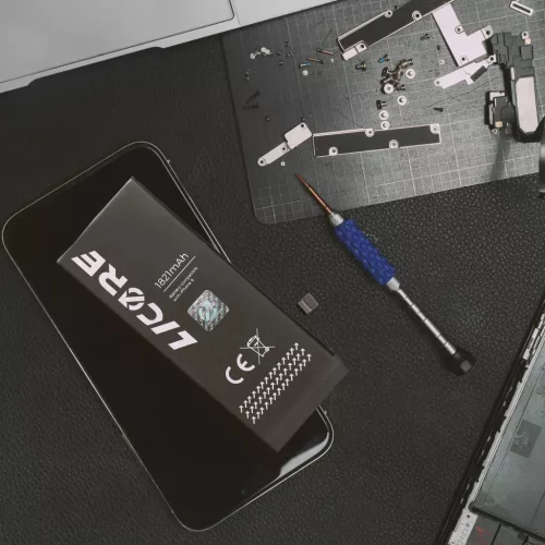 Akkumulátor iPhone 14-hez 3279 mAh LICORE-5903396286353 3 kép