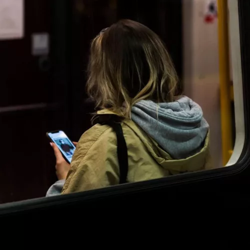 iPhone 16e üvegfólia Tech-Protect Glass Spy+ privacy üvegfólia 2db-5906302360130 5 kép