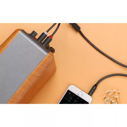 UGREEN AV102 3.5mm mini jack - 2RCA audio kábel 1m fekete-6957303817726 3 kép