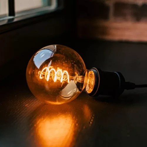 LED Izzó Filament E27 G95 4W 230V 2000K 250lm SF füstös Forever Lig-5900495945310 3 kép