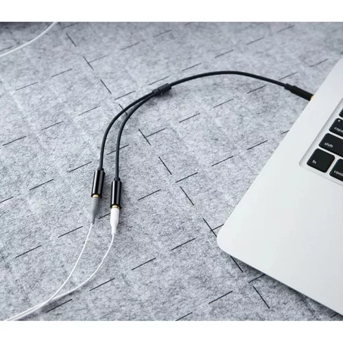 UGREEN 3.5mm audio és mikrofon jel elosztó adapter 20Cm fekete (AV14-6957303836208 4 kép