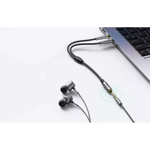 Ugreen AV193 AUX audio splitter fejhallgató + mikrofon 3.5mm-es mini -6957303852550 3 kép